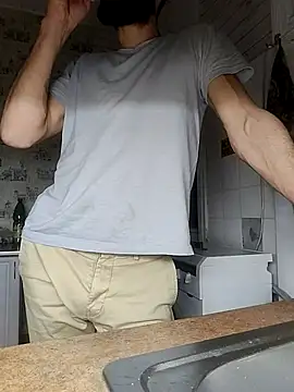 Snapshot of maikll989 chatting on 12.14.25 maikll989 online show from 12.14.25