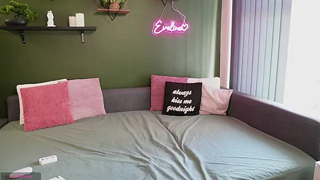 Snapshot of Eveline_Beauty_Kitty chatting on 05.23.26 Eveline Beauty Kitty online show from 05.23.26