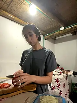 juliie star online show from 10.25.25