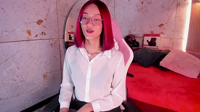 daphne courtis online show from 10.04.25