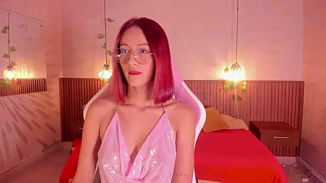 Snapshot of daphne_courtis chatting on 02.04.26 daphne courtis online show from 02.04.26