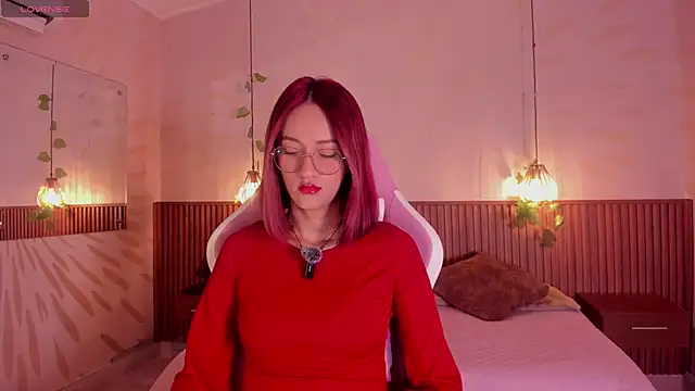 Snapshot of daphne_courtis chatting on 02.06.26 daphne courtis online show from 02.06.26