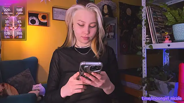 Snapshot of Nicole_matt chatting on 11.23.25 Nicole matt online show from 11.23.25