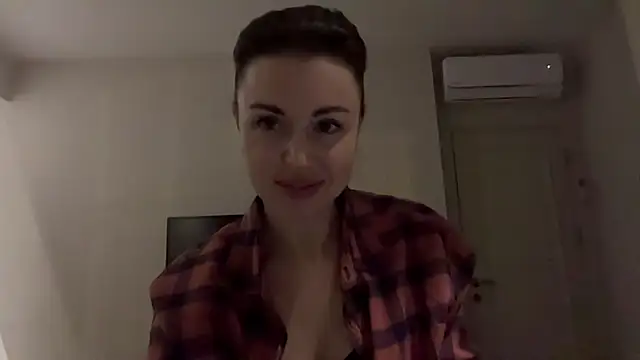 Snapshot of Gilin1 chatting on 11.01.25 Gilin1 online show from 11.01.25