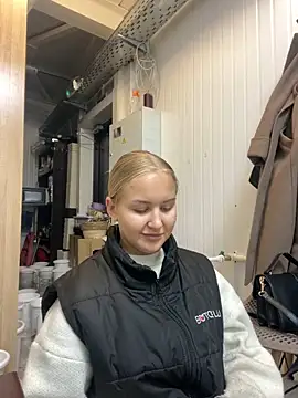 Snapshot of CandyVice chatting on 09.08.25 CandyVice online show from 09.08.25