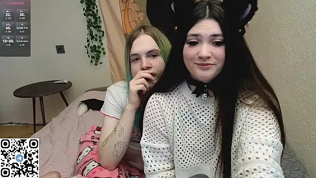 Snapshot of mirana_blade chatting on 10.30.25 mirana blade online show from 10.30.25