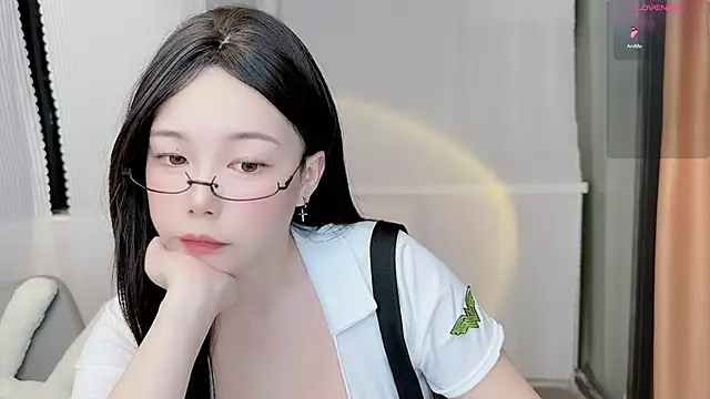 Bella Ava online show from 12.02.25