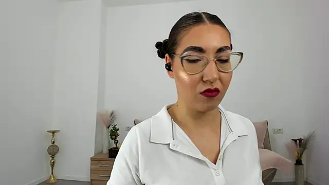 Snapshot of Kylie_Kathy chatting on 09.23.25 Kylie Kathy online show from 09.23.25