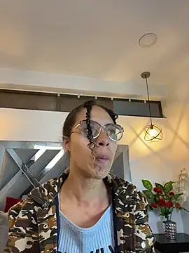 Hanna Cornee  online show from 11.10.25