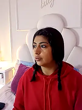 Kaylachannell online show from 11.17.25