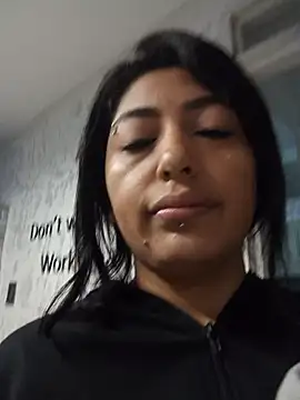 Kaylachannell online show from 02.04.26