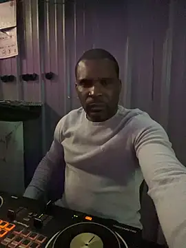 Snapshot of Sooperior chatting on 02.16.26 Sooperior online show from 02.16.26