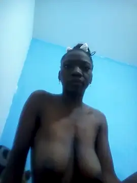 Snapshot of Aurora-Queen chatting on 10.24.25 Aurora-Queen online show from 10.24.25