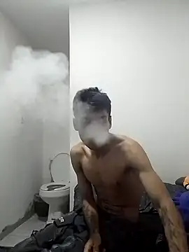 Snapshot of iRusx chatting on 11.08.25 iRusx online show from 11.08.25