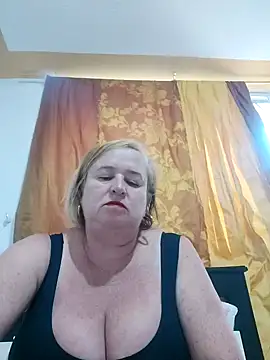 Snapshot of Miss-tetas chatting on 12.14.25 Miss-tetas online show from 12.14.25
