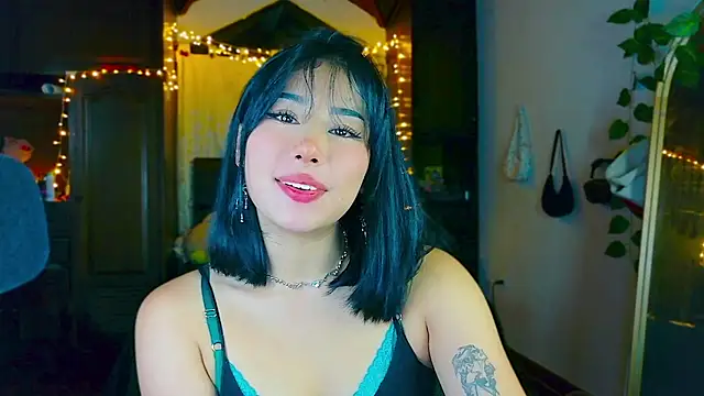 Shisuku Sophi online show from 04.26.26