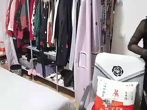 Snapshot of minmin1230 chatting on 11.05.25 minmin1230 online show from 11.05.25