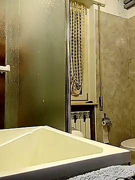 Snapshot of Io125 chatting on 12.01.25 Io125 online show from 12.01.25