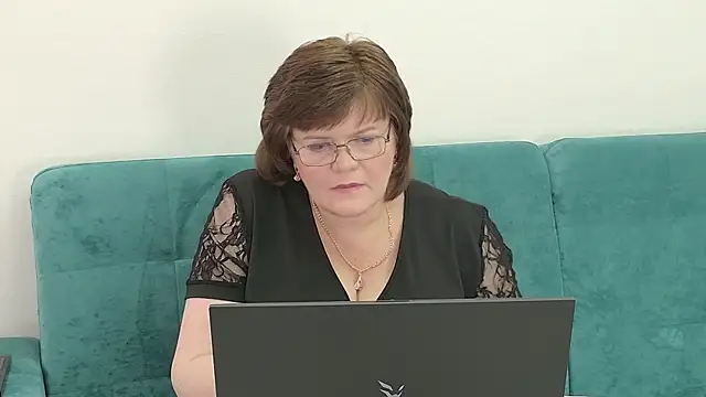 Sandra Sunrise online show from 10.20.25