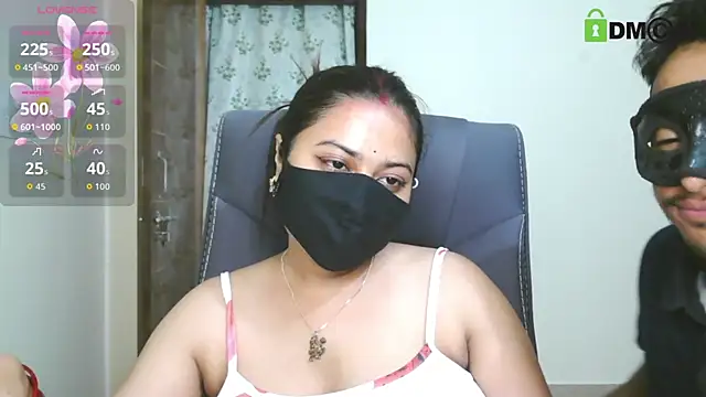 Snapshot of SassyWildCouple chatting on 04.18.26 SassyWildCouple online show from 04.18.26