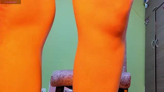 hot Dariana pantyhose online show from 11.14.25