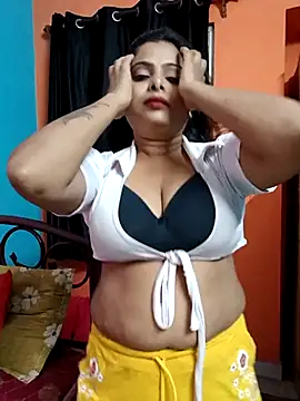 Snapshot of horny_ria123 chatting on 10.19.25 horny ria123 online show from 10.19.25