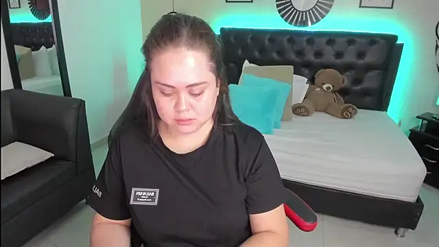 LolaVillalobos online show from 09.24.25