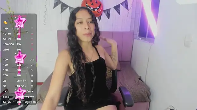 anna moon11 online show from 10.18.25