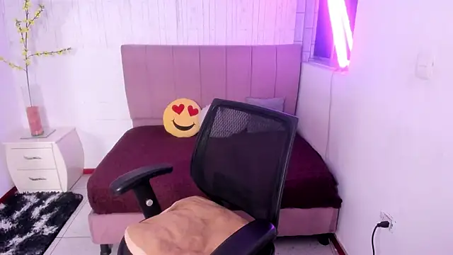 anna moon11 online show from 11.19.25