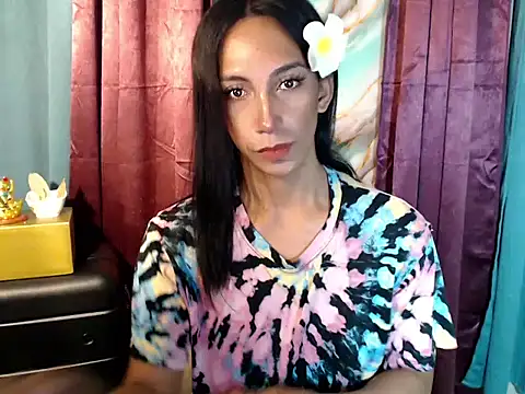 Snapshot of Wife_ur_pinay chatting on 10.15.25 Wife ur pinay online show from 10.15.25