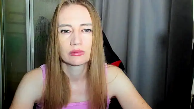 Snapshot of JessFoxxx chatting on 06.11.26 JessFoxxx online show from 06.11.26