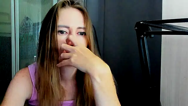 Snapshot of JessFoxxx chatting on 06.26.26 JessFoxxx online show from 06.26.26