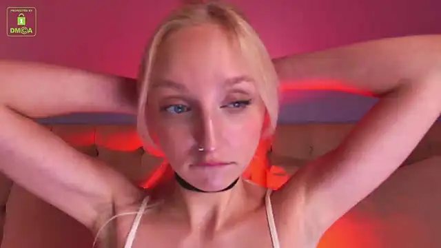 Snapshot of maya_snow chatting on 09.18.25 maya snow online show from 09.18.25