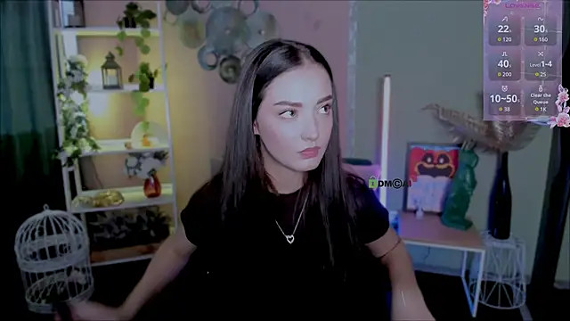 Snapshot of miki-niki chatting on 09.18.25 miki-niki online show from 09.18.25