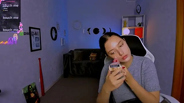 Snapshot of miki-niki chatting on 09.26.25 miki-niki online show from 09.26.25