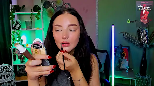 Snapshot of miki-niki chatting on 10.08.25 miki-niki online show from 10.08.25