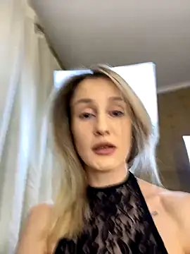 RosieBlossom online show from 11.03.25