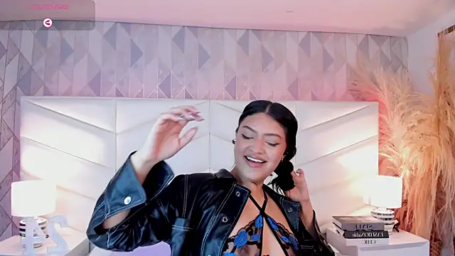 Snapshot of victoria___jonnes chatting on 09.13.25 victoria jonnes online show from 09.13.25