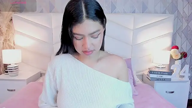 Snapshot of victoria___jonnes chatting on 09.19.25 victoria jonnes online show from 09.19.25