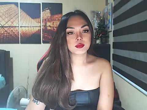 Snapshot of amorPOWERS21X chatting on 10.13.25 amorPOWERS21X online show from 10.13.25