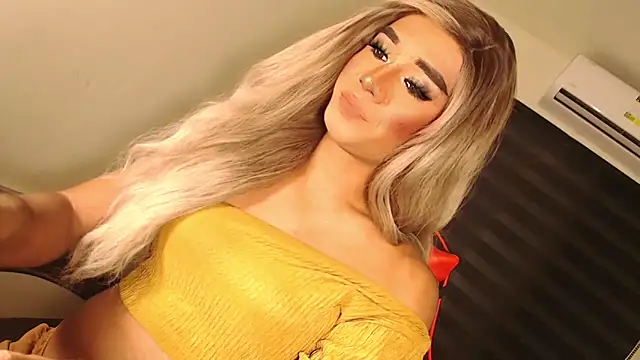 SissifyMeNow online show from 10.13.25