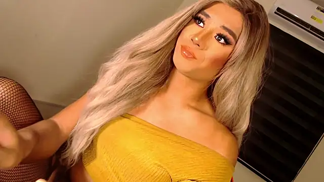 SissifyMeNow online show from 10.27.25