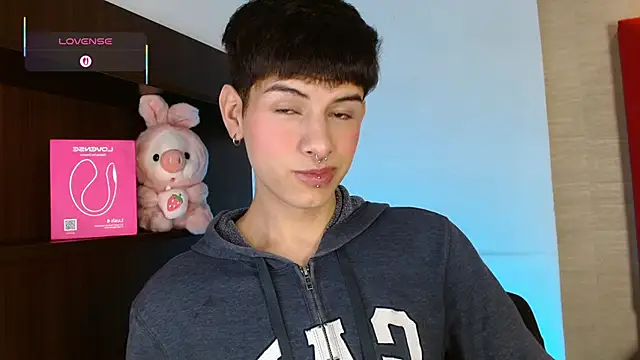 Ezra Storm online show from 11.17.25