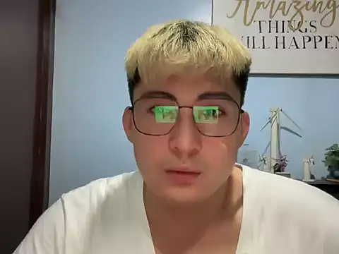 Snapshot of lovely_jay chatting on 05.07.26 lovely jay online show from 05.07.26