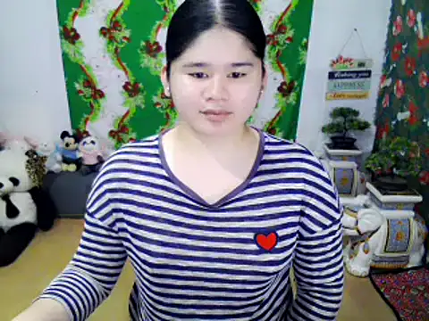 Snapshot of skinnygirl_69 chatting on 12.04.25 skinnygirl 69 online show from 12.04.25