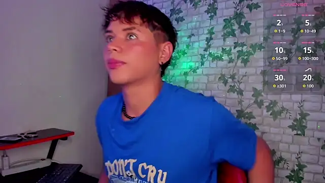 Snapshot of Jostin18 chatting on 10.17.25 Jostin18 online show from 10.17.25