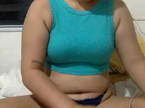 Snapshot of yummy_mia chatting on 06.16.26 yummy mia online show from 06.16.26