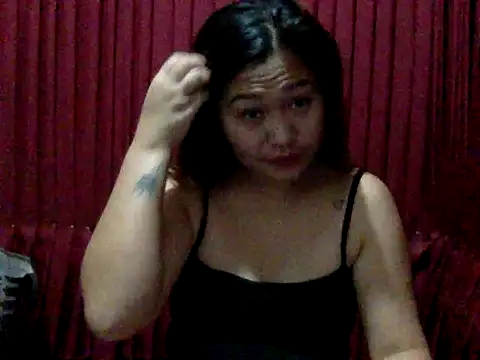 Snapshot of yummy_mia chatting on 07.14.26 yummy mia online show from 07.14.26
