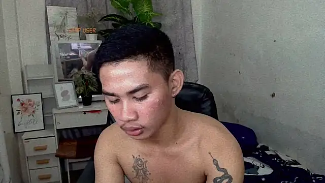 Snapshot of asianhardcock25 chatting on 09.12.25 asianhardcock25 online show from 09.12.25