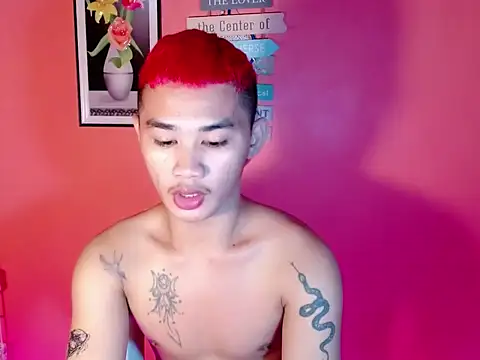 Snapshot of asianhardcock25 chatting on 10.04.25 asianhardcock25 online show from 10.04.25